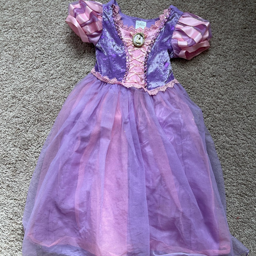 Disney Princess Rapunzel Dress Lights Up Size 5-6